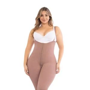 Faja a la rodilla con Ultrarealce de glúteos y control abdominal