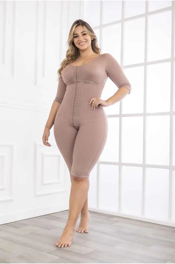 faja postquirúrgica de alta compresión con ajuste en broches y cobertura completa